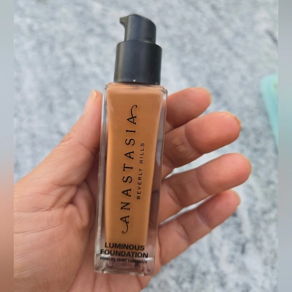 Anastasia Beverly Hills Medium Coverage Natural Finish Luminous Foundation 470c